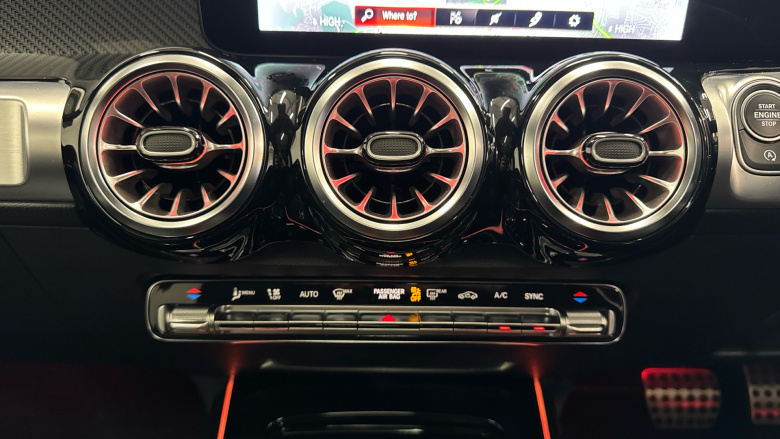 Mercedes-Benz GLB 200 AMG Line Premium Plus 5dr 7G-Tronic Petrol Estate